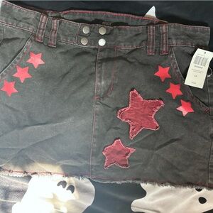 Brand new Hot Topic skirt star red demin skirt.